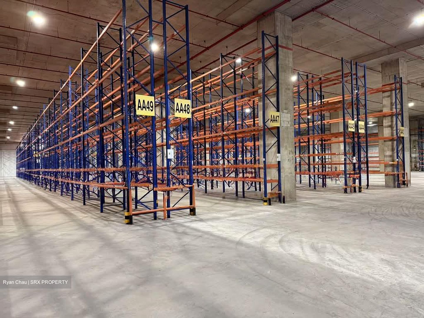 Jurong Logistics Hub (D22), Warehouse #568695531